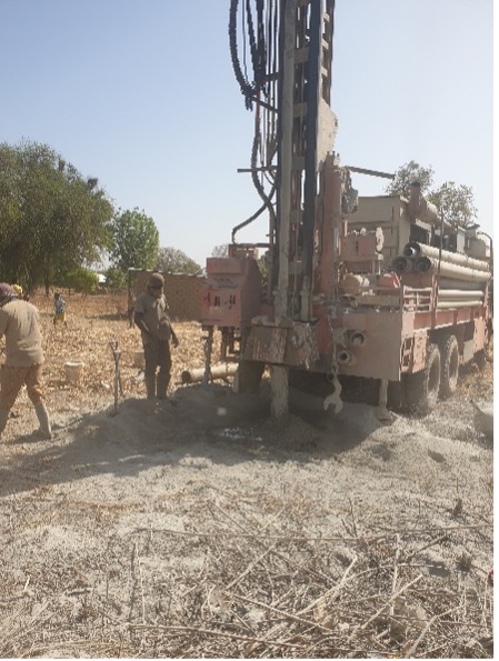 Drilling the borehole